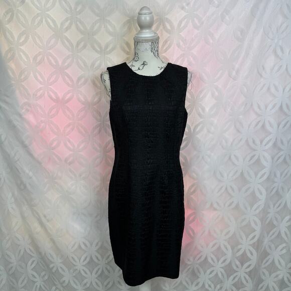 Elie Tahari Embossed Sleeveless Black Sheath Dress Size 12 - Picture 4 of 9